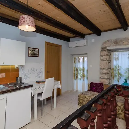 Under Ancient Roofs Vrbnik Apartment Exterior photo