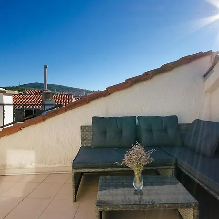 Under Ancient Roofs Vrbnik Apartment Exterior photo