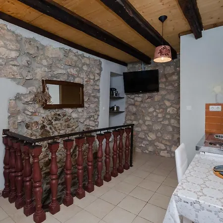 Under Ancient Roofs Vrbnik Apartment Exterior photo