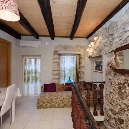 Under Ancient Roofs Vrbnik Apartment Exterior photo