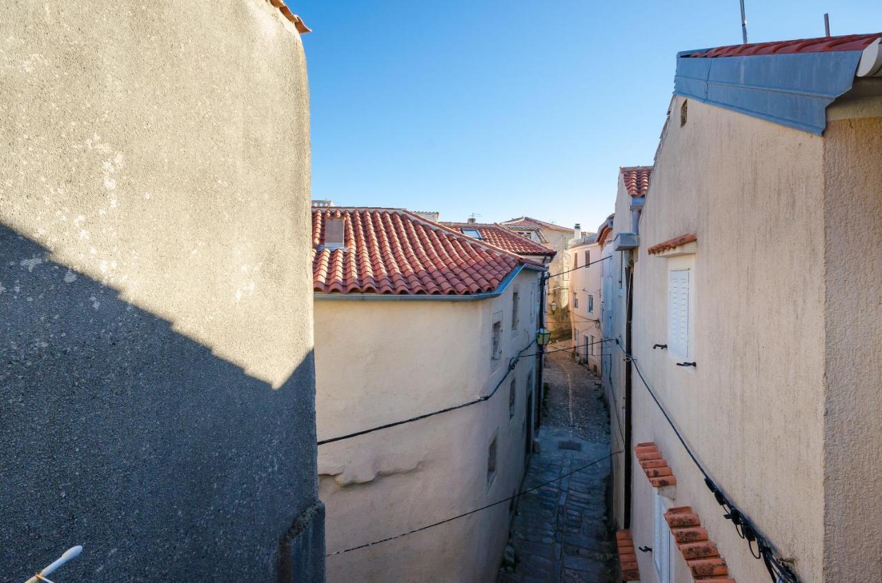 Apartment Under Ancient Roofs