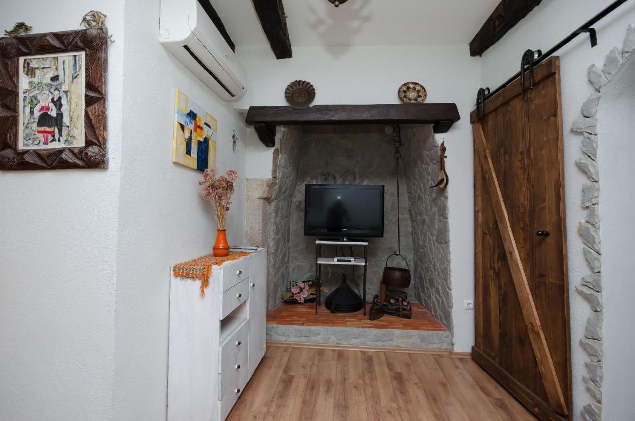 Apartment Under Ancient Roofs *